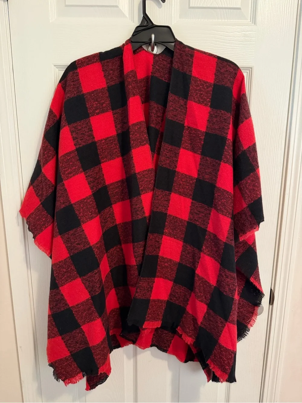Old Navy Women’s Cozy Red & Black Buffalo Plaid Wrap Shawl Size OS NWT